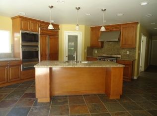 1320 Fairway Dr, Camarillo, CA 93010