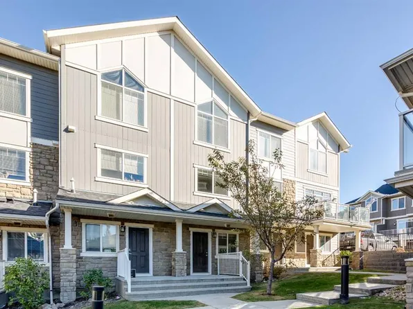 107 W Evanston Mnr NW, Calgary, AB T3P 0R8