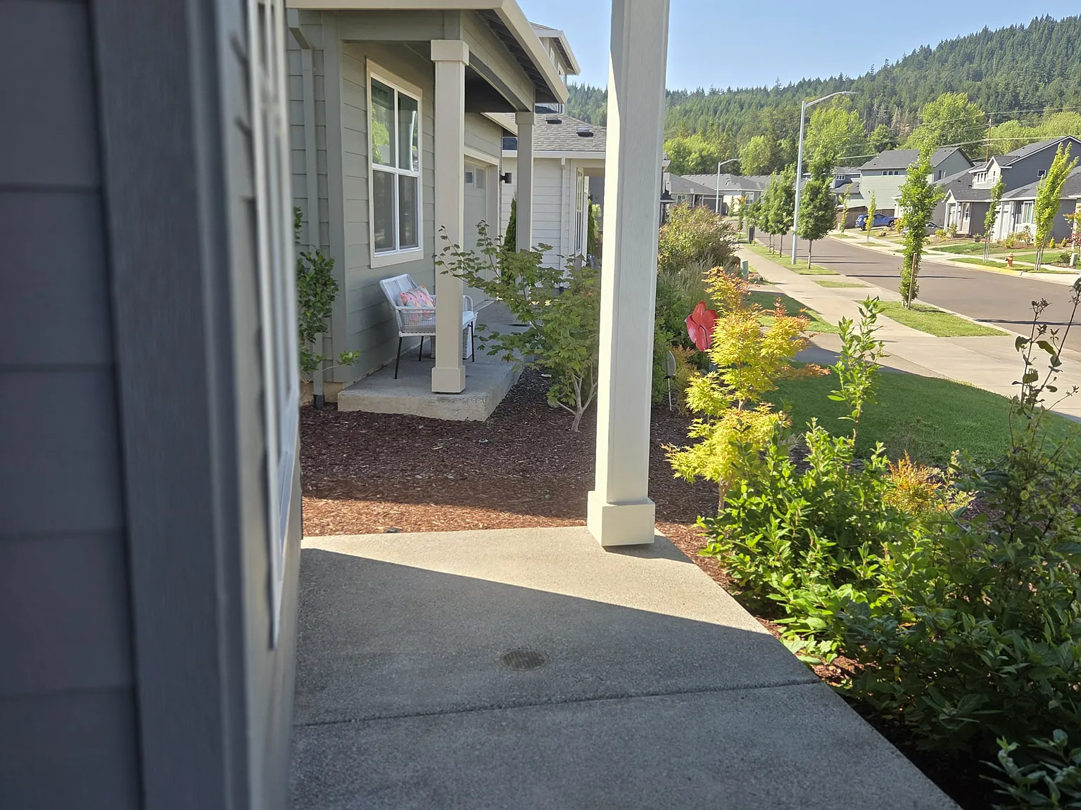 4 bed, 2.5 bath, 2353 sqft, $3,500 — Photo 2