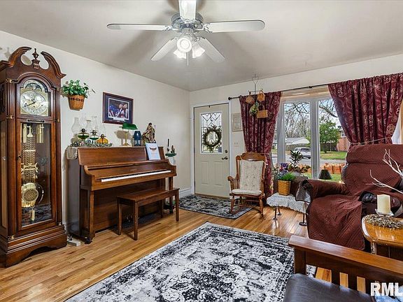 5th image of 17 Celeste Ct