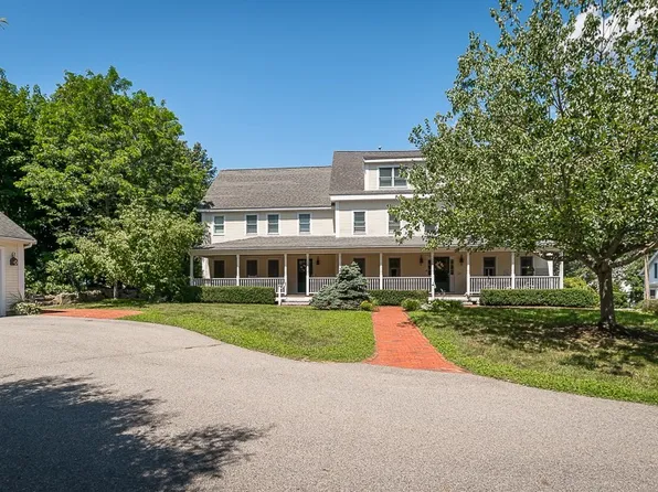 10 Friend Ct Unit 2, Wenham, MA 01984