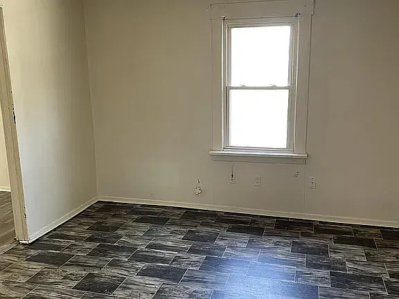 820 Winkler Ave — Photo 2