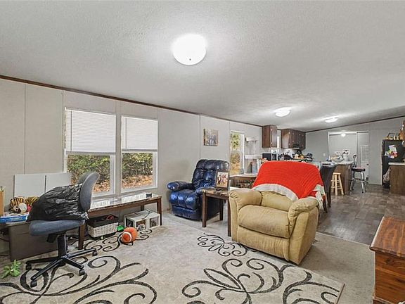 4th image of 1343 Prior Station Rd