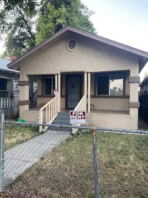 3 bed, 1144 sqft, $1,950 — Photo 2