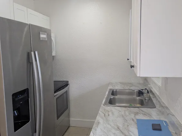 2209 NW 6th Street #1, Fort Lauderdale, FL 33311