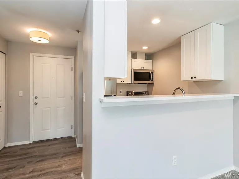 Kitchen bar counter