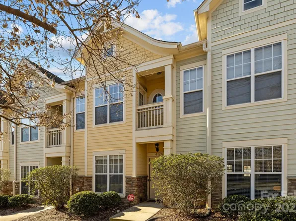 4126 Walker Rd, Charlotte, NC 28211