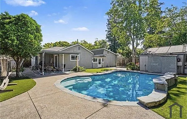 1815 Granada Dr — Photo 3