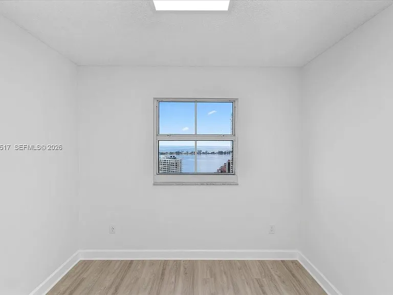 185 SE 14th Ter #2307 — Photo 13