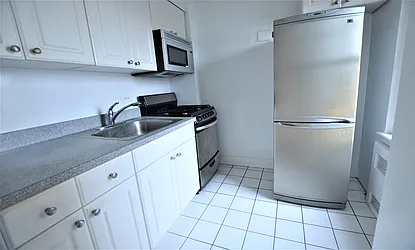 Rented by Manhattan Realty Group