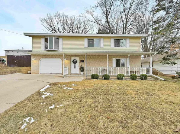323 Washington St, Wrightstown, WI 54180