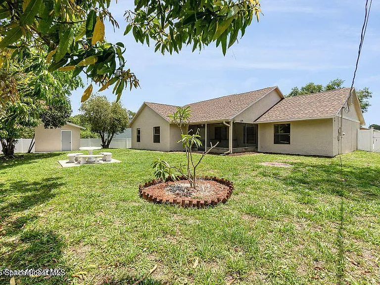 1040 Big Horn Cir NW — Photo 17