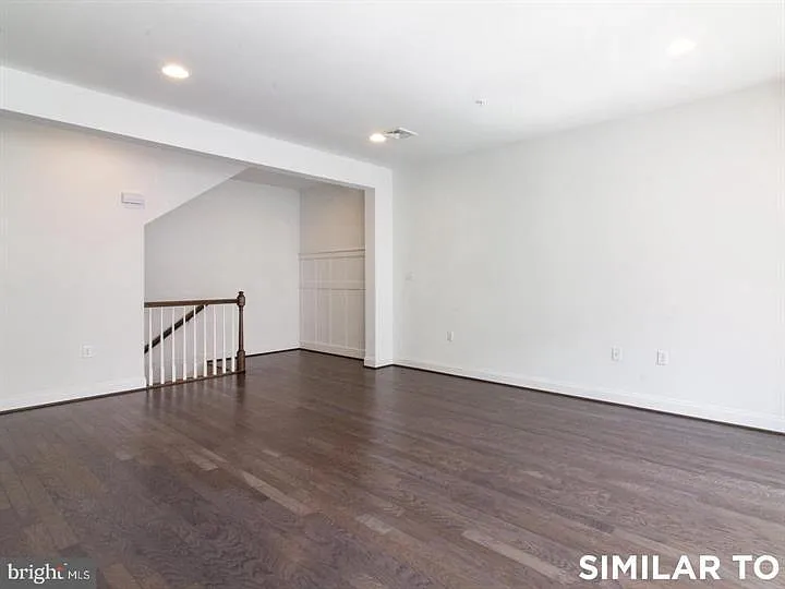 3208 Greenwood Way — Photo 5