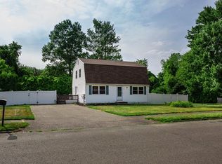 83 Valley Brook Rd, Feeding Hills, MA 01030