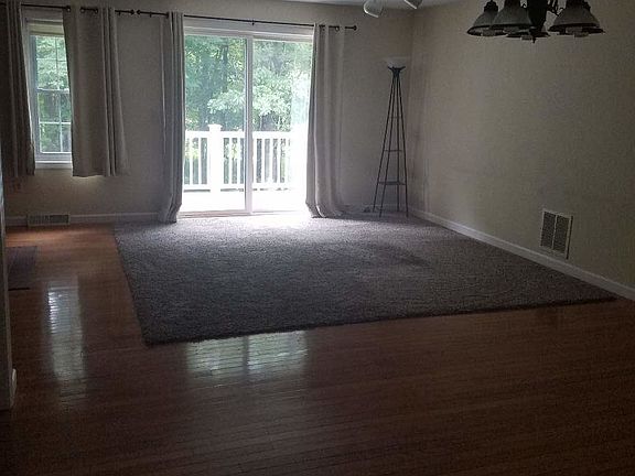 3rd image of 66 Laurelwood Dr