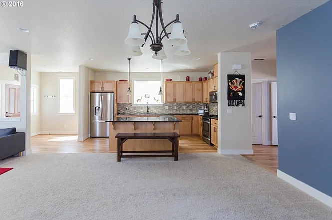 7697 NE Prefontaine St — Photo 3