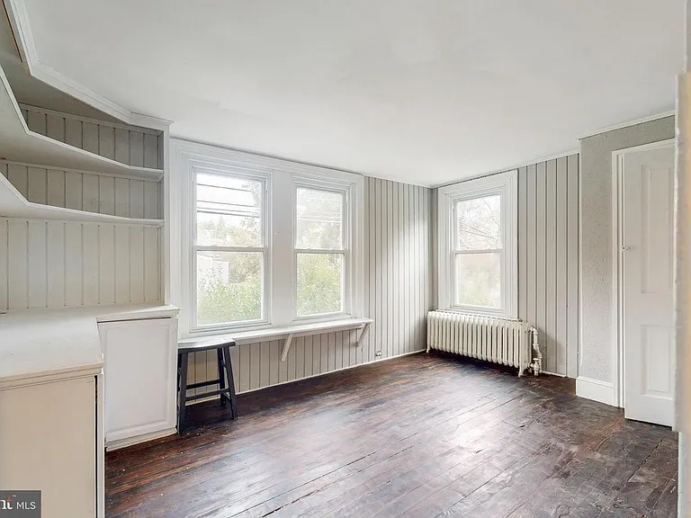 501 S Church St — Photo 14
