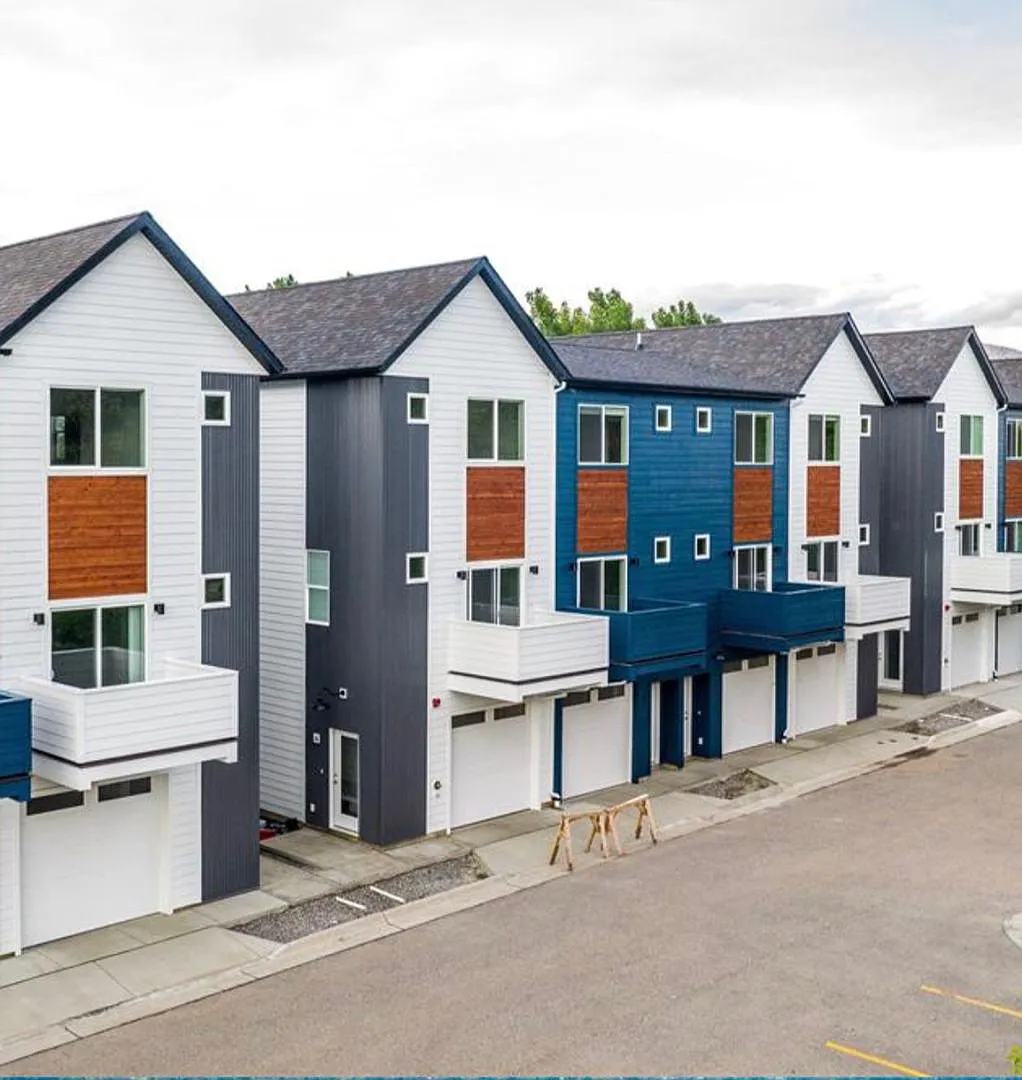 3-Story Urban Walk Up at a Modern Community * Flexible Lease Terms - 3 months, 6 months or Year L... — Photo 2