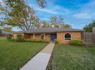 3801 Van Deman Dr, Benbrook, TX 76116