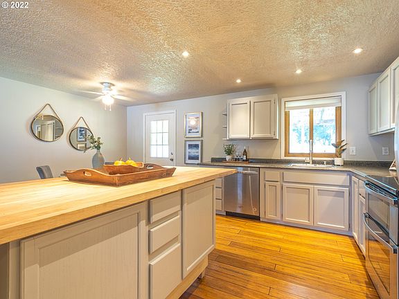 4th image of 9104 NE 75th St