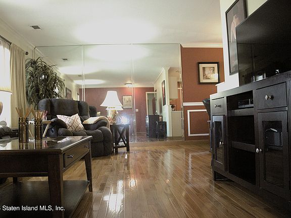 3rd image of 154 Gervil St