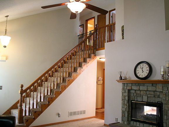 See-through fireplace to eat