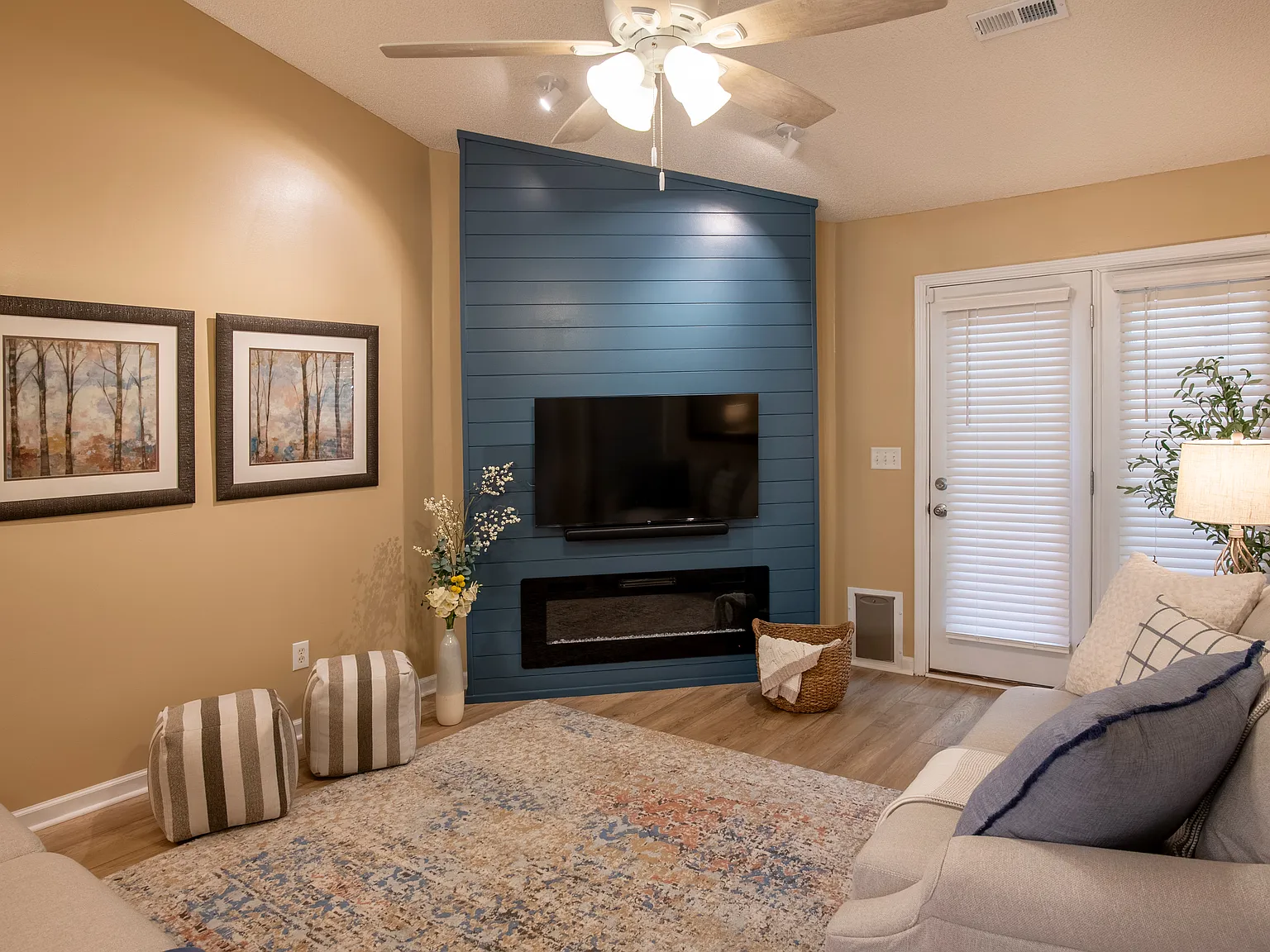 2 bed, 1040 sqft, $3,500 — Photo 1