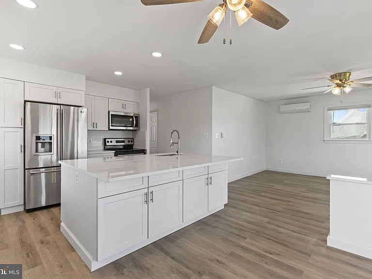 7212 Bay Front Rd — Photo 10