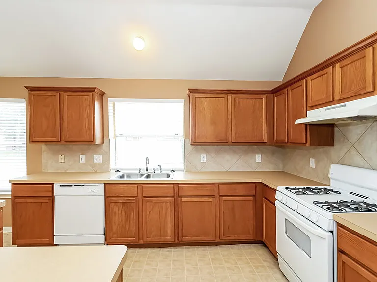 21502 Broadstone Dr — Photo 11