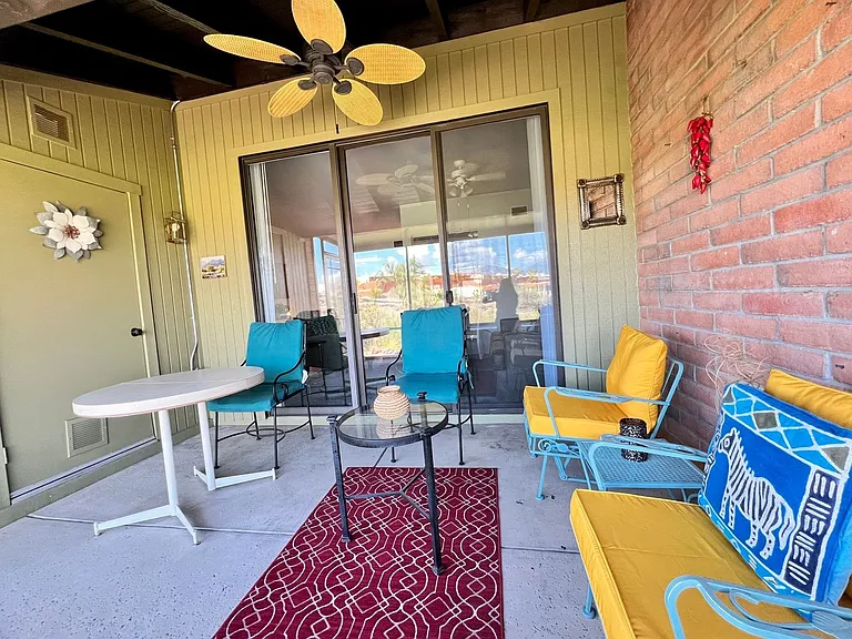 2521 S Calle De Humes — Photo 16