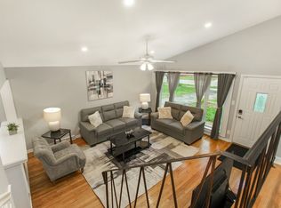 40 S Main St #ID1285081P, Glen Ellyn, IL 60137