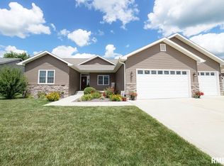 530 Waterwheel Dr, Rochester, IL 62563