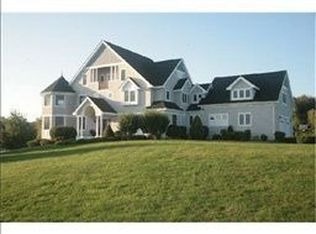 118 Cottontail Dr, Portsmouth, RI 02871