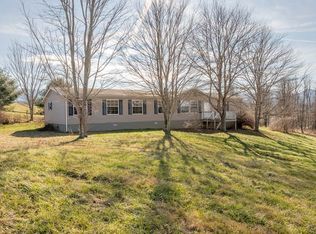 892 Country Ln, Chilhowie, VA 24319