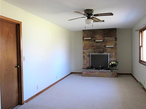5th image of 415 Fairview Ave