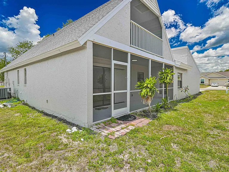 17337 Phlox Dr — Photo 4