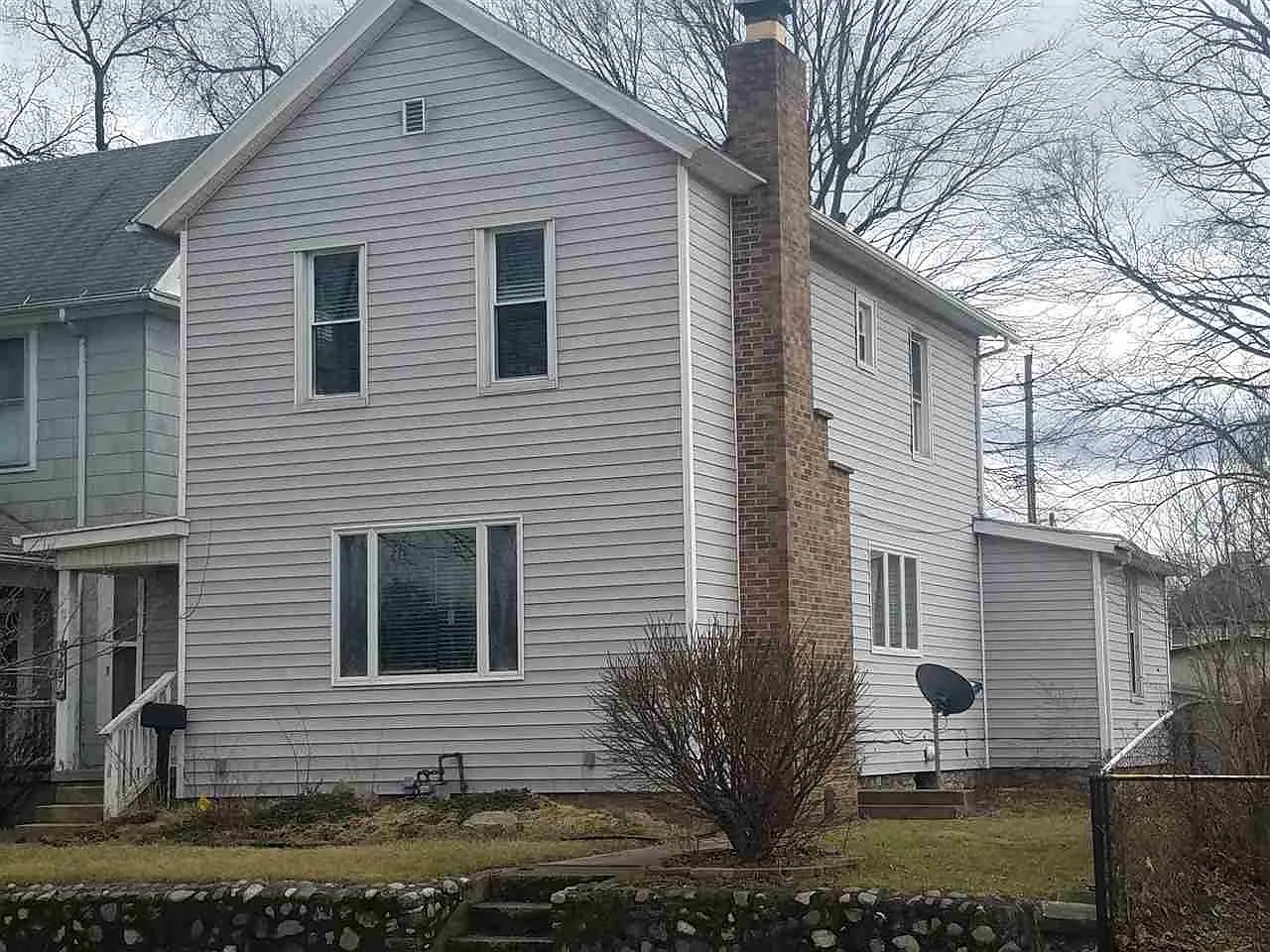 1307 E Market St photo 1