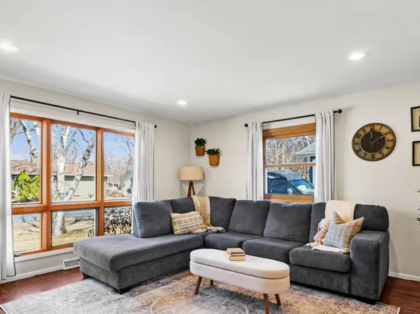 6105 Birch Hill Dr, Madison, WI 53711