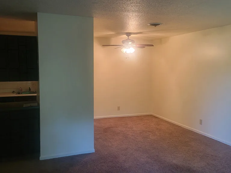 111 S Lakeside Dr #8 — Photo 4