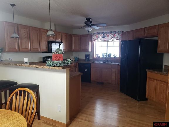 4th image of 406 Nelson St