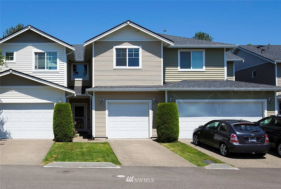 1337 52nd Street NE #1204 photo 1
