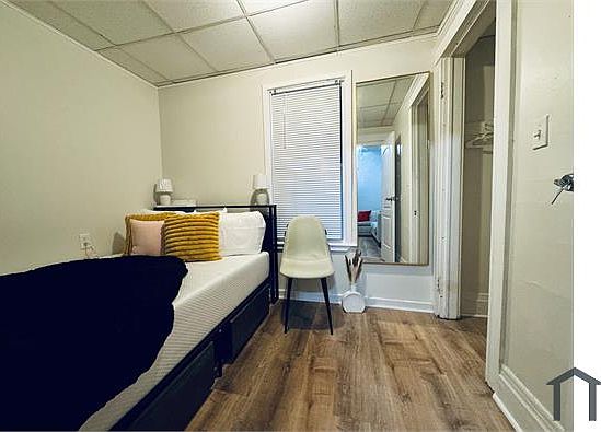3rd image of 614 7th St #2