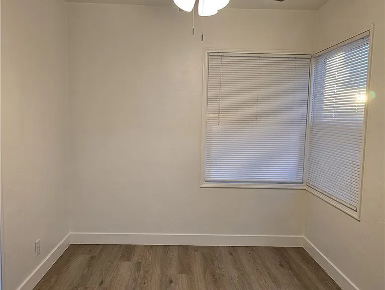 5724 California Ave — Photo 6