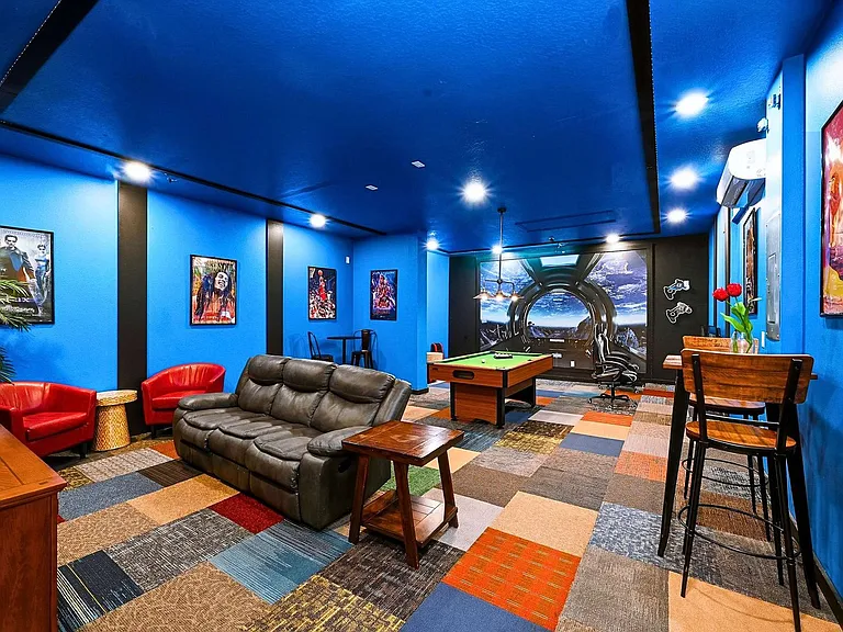 Building's Lounge