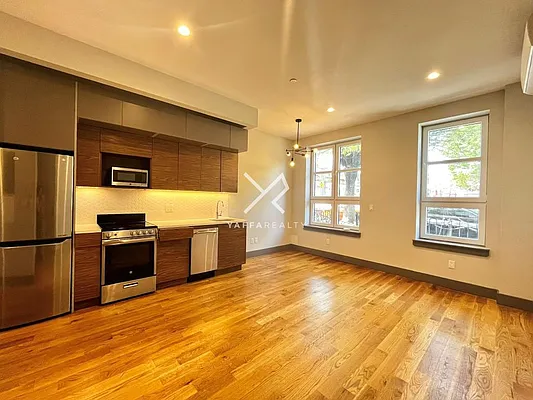 Rented by Yaffa Realty LLC | media 1