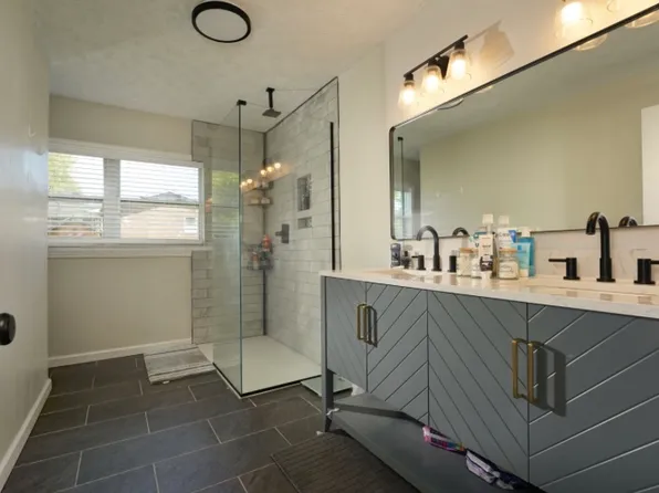 2100 Cherry St, Hurricane, WV 25526