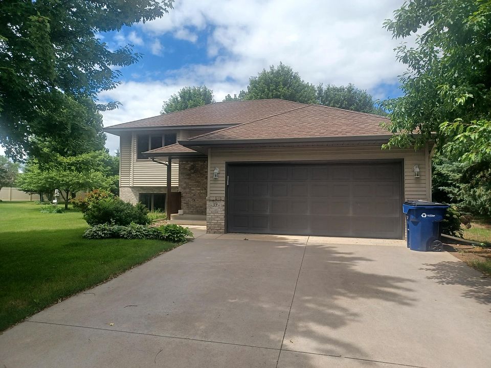 1st image of 39 Fairfield Ln