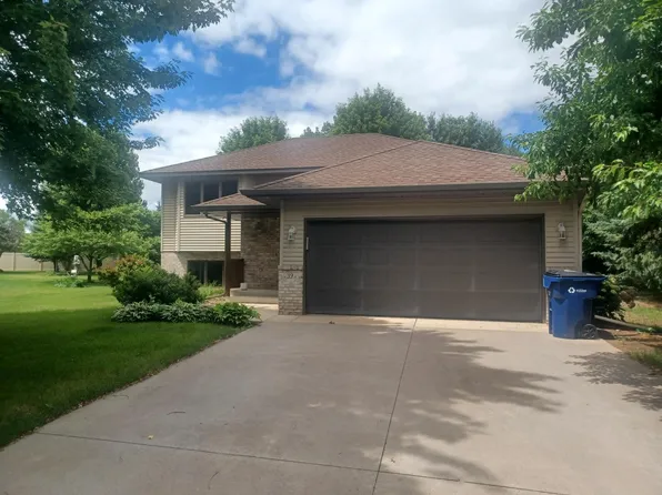 39 Fairfield Ln, Saint Cloud, MN 56303