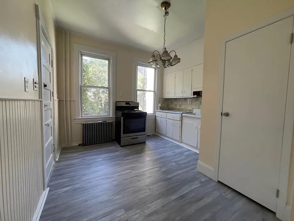 103 Storms Ave #1