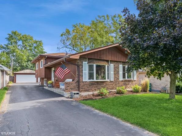 311 N Grant St, Westmont, IL 60559